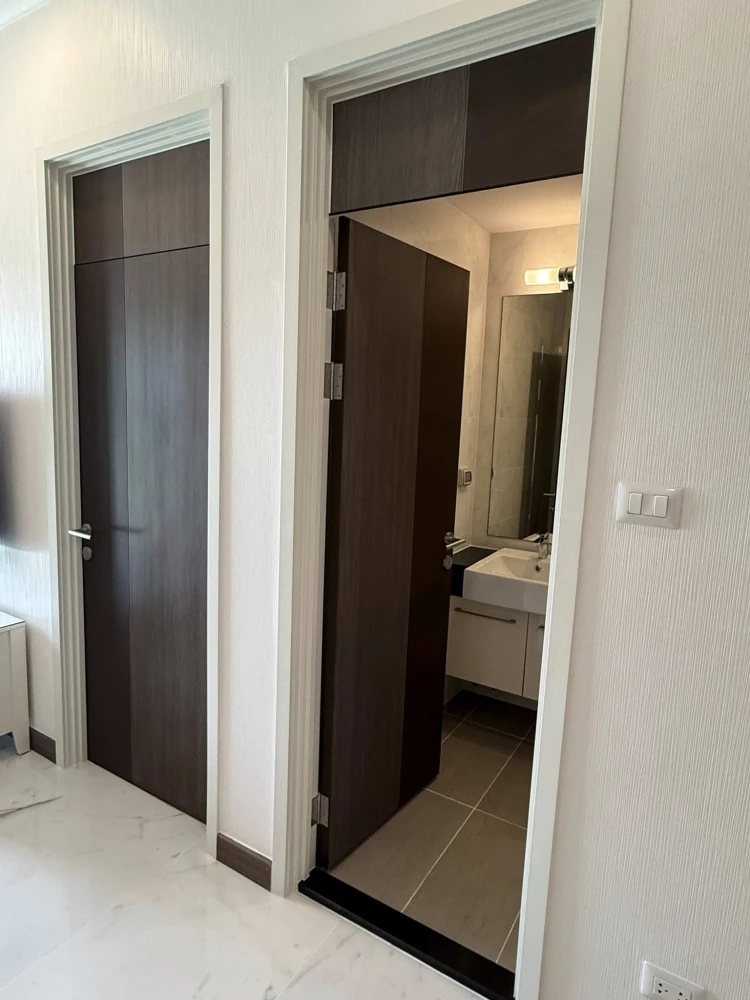 For rent: Supalai Elite Surawong, 1 bedroom, 1 bathroom, spacious living area, fully furnished, great location. Book now!