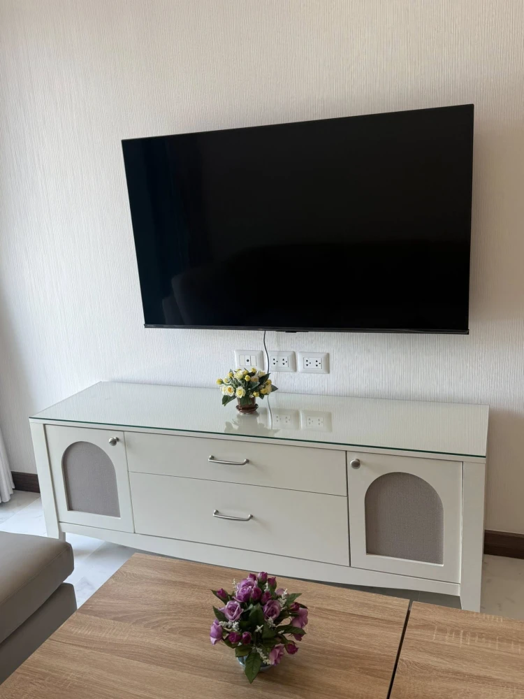For rent: Supalai Elite Surawong, 1 bedroom, 1 bathroom, spacious living area, fully furnished, great location. Book now!