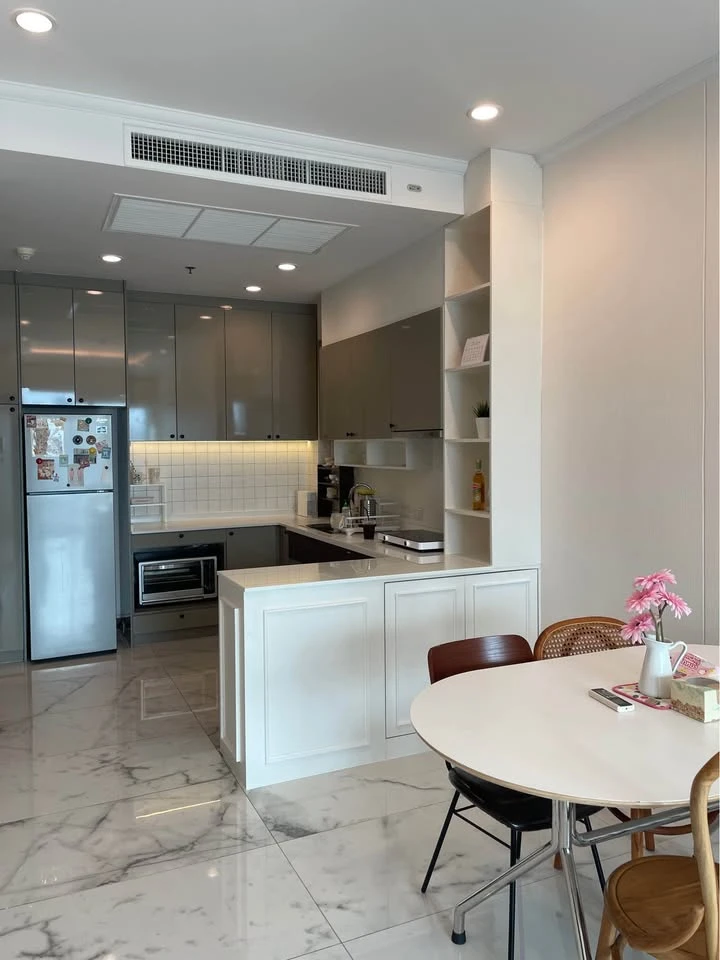 For rent: Supalai Elite Surawong, 27th floor, clear view of ICONSIAM, no buildings blocking, corner room, private, must arrange.