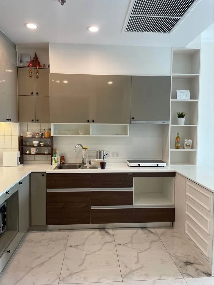 For rent: Supalai Elite Surawong, 27th floor, clear view of ICONSIAM, no buildings blocking, corner room, private, must arrange.