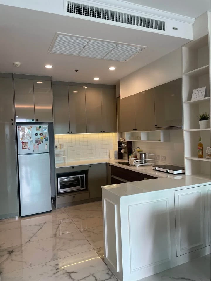 For rent: Supalai Elite Surawong, 27th floor, clear view of ICONSIAM, no buildings blocking, corner room, private, must arrange.