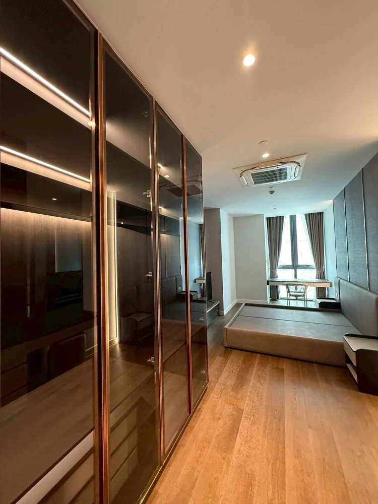 For rent: Supalai Icon Sathorn, 14th floor, pool view, fully furnished with built-in furniture. Book now to secure your unit!