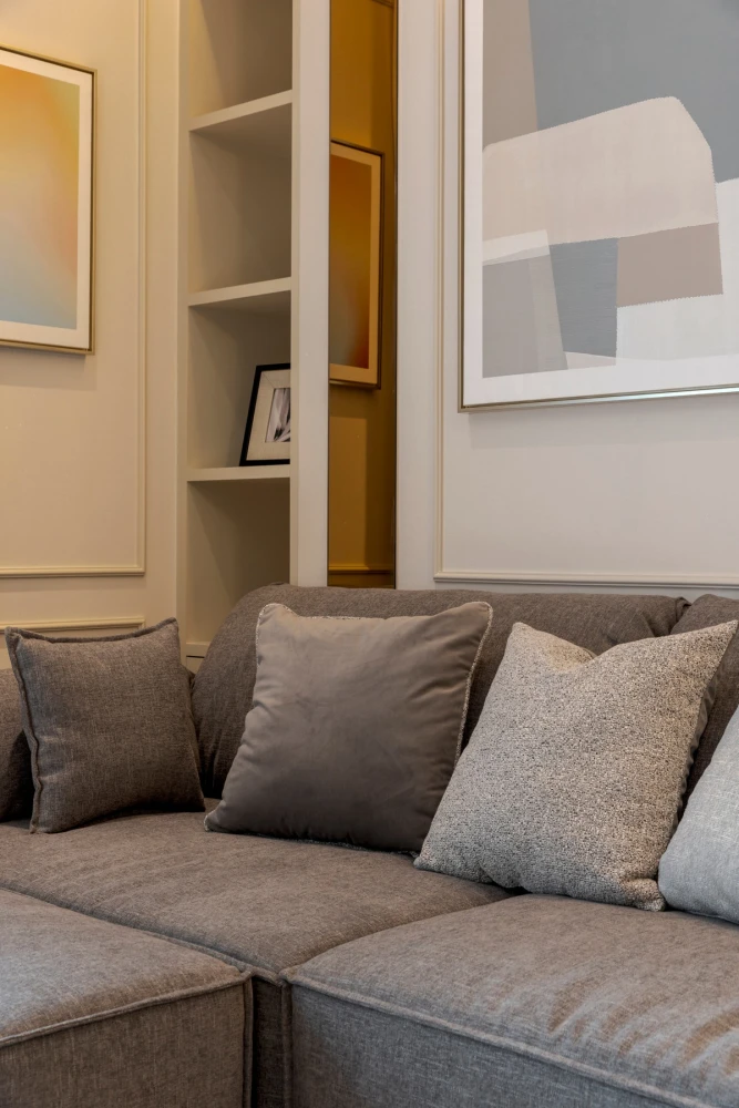 For rent: Supalai ICON Sathorn, 16th floor, corner unit, fully furnished, very livable. Book now!