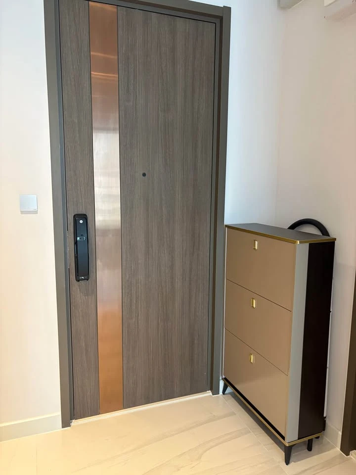 For rent: Supalai ICON Sathorn, spacious unit with high-quality built-in furniture. Don't miss out!