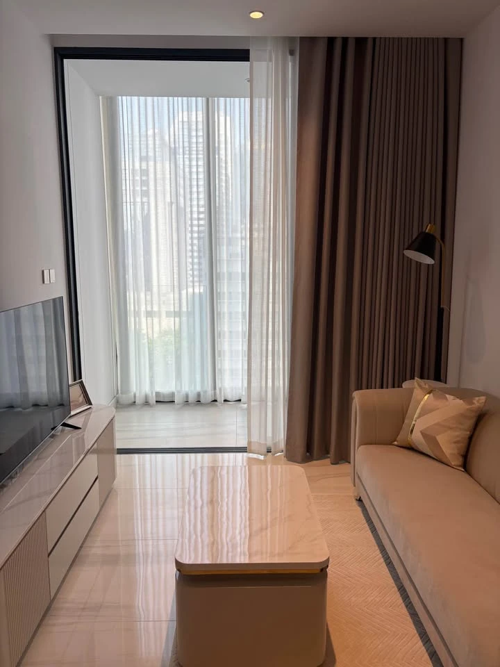 For rent: Supalai ICON Sathorn, spacious unit with high-quality built-in furniture. Don't miss out!