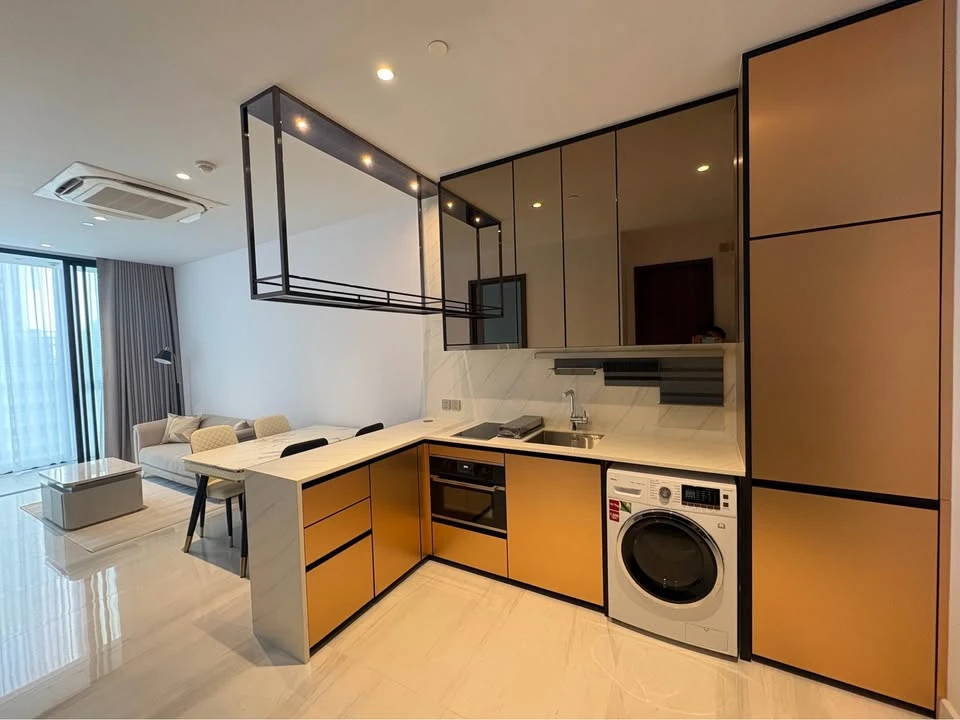 For rent: Supalai ICON Sathorn, spacious unit with high-quality built-in furniture. Don't miss out!