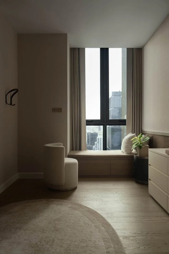 For rent Supalai ICON Sathorn, decorated room, ready to move in, 21st floor, high view, complete amenities, come book now, don't miss out.