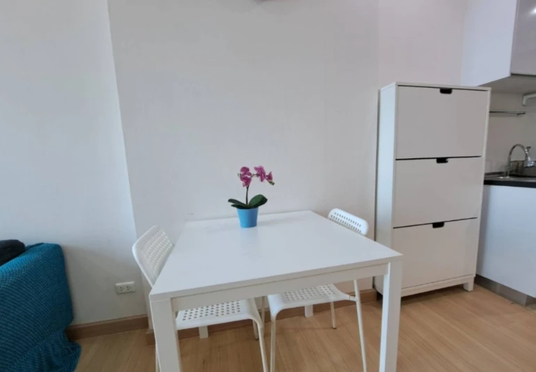 For rent: Supalai Lite @ Ratchada-Narathiwas-Sathorn, 25th floor. Nice, fully furnished unit. Book now!
