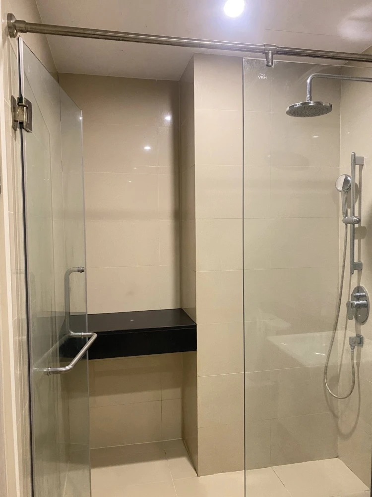 For rent: Supalai Lite @ Ratchada-Narathiwas-Sathorn, high floor unit, fully furnished, ready to move in. Just bring your suitcase! Book now before it