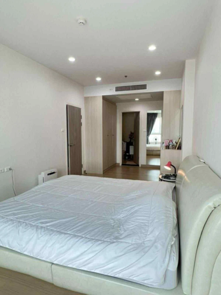 For rent Supalai Lite @ Ratchada-Narathiwas-Sathorn, a nice room with lots of usable space. Don't miss out on this great deal.