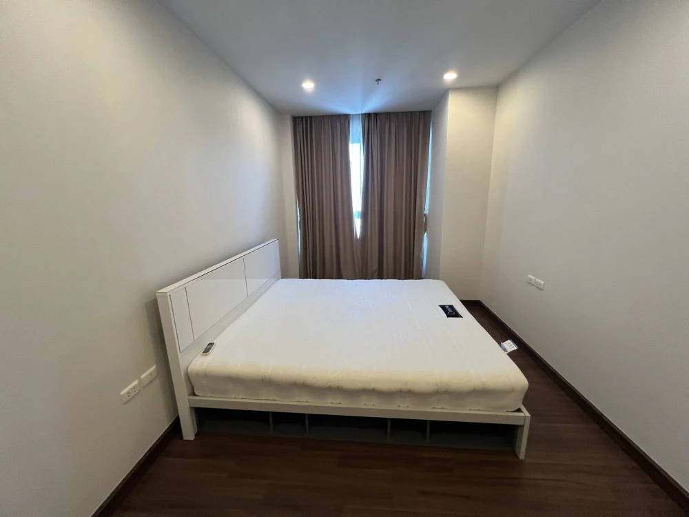 For rent Supalai Lite Sathorn Charoenrat 1 bedroom, 1 bathroom, plenty of usable space, beautiful view from high floor, reserve now!