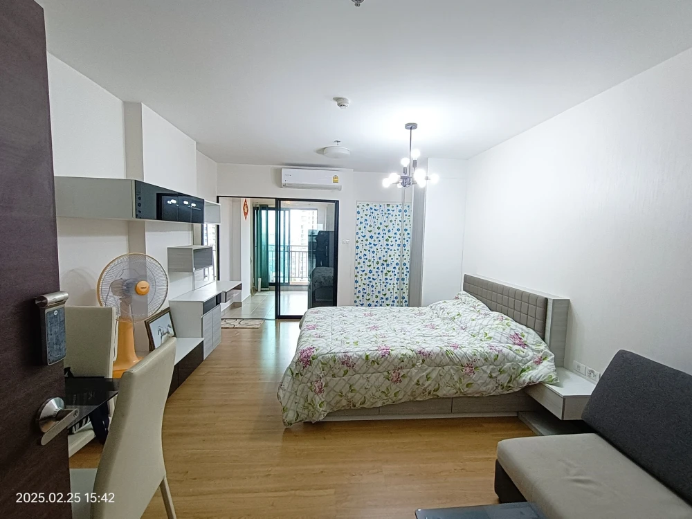 For rent: Supalai Loft Chaeng Watthana. Spacious and comfortable room, fully furnished. Book now before it's too late!