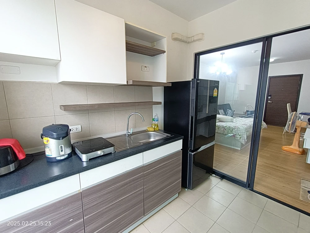 For rent: Supalai Loft Chaeng Watthana. Spacious and comfortable room, fully furnished. Book now before it's too late!