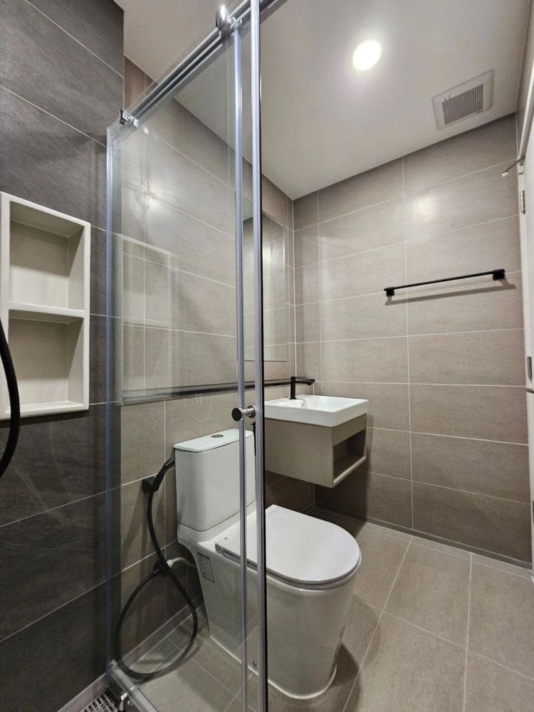 For rent Supalai Loft Phasi Charoen Station, 20th floor, partitioned room, fully furnished, nice to live in, reserve now.