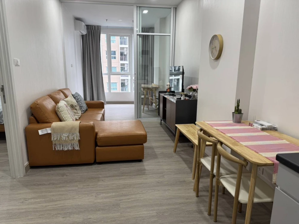 For rent Supalai Loft Phasi Charoen Station, room on a very high floor (22nd floor), fully furnished and equipped with appliances, reserve now.