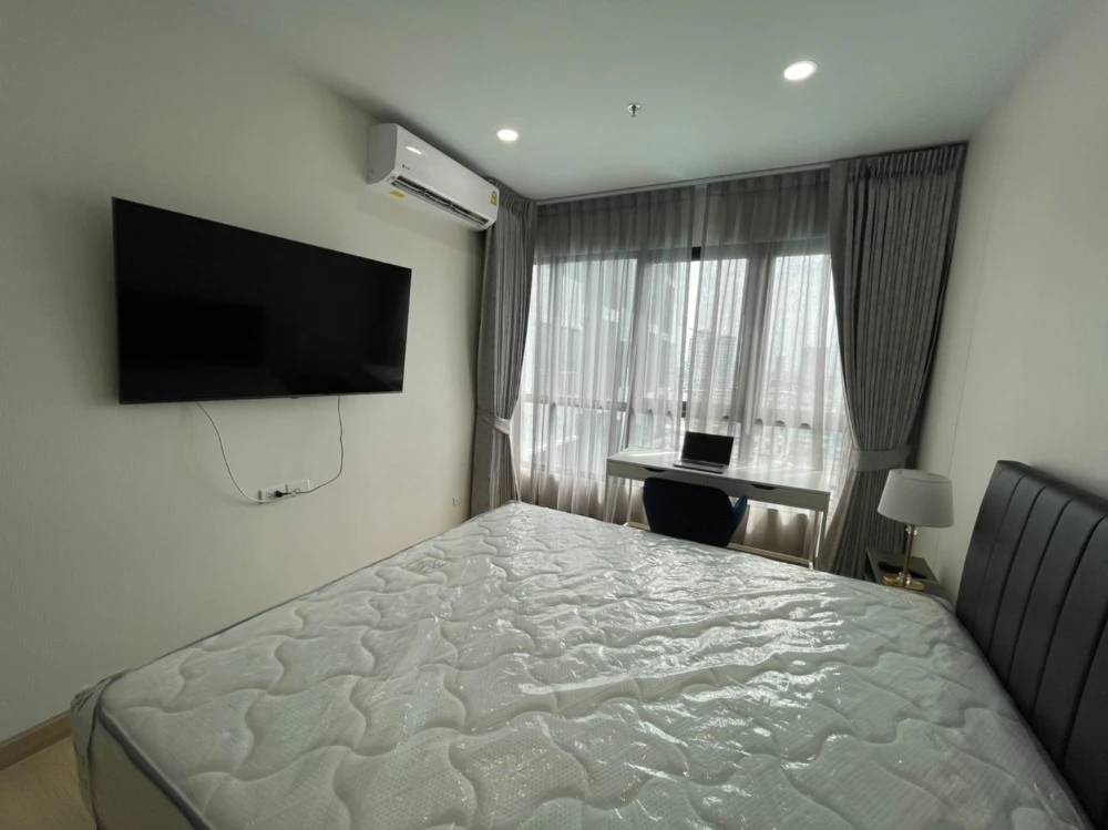 For rent: Supalai Loft Prajadhipok-Wongwian Yai, 10th floor, pool view, fully furnished, ready to move in. Reserve now!