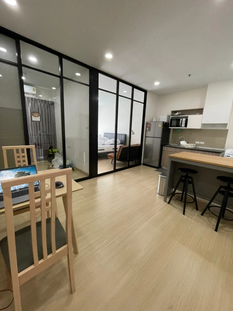 For rent: Supalai Loft Prajadhipok-Wongwian Yai, 10th floor, pool view, fully furnished, ready to move in. Reserve now!