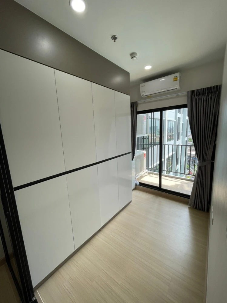 For rent: Supalai Loft Prajadhipok-Wongwian Yai, 10th floor, pool view, fully furnished, ready to move in. Reserve now!