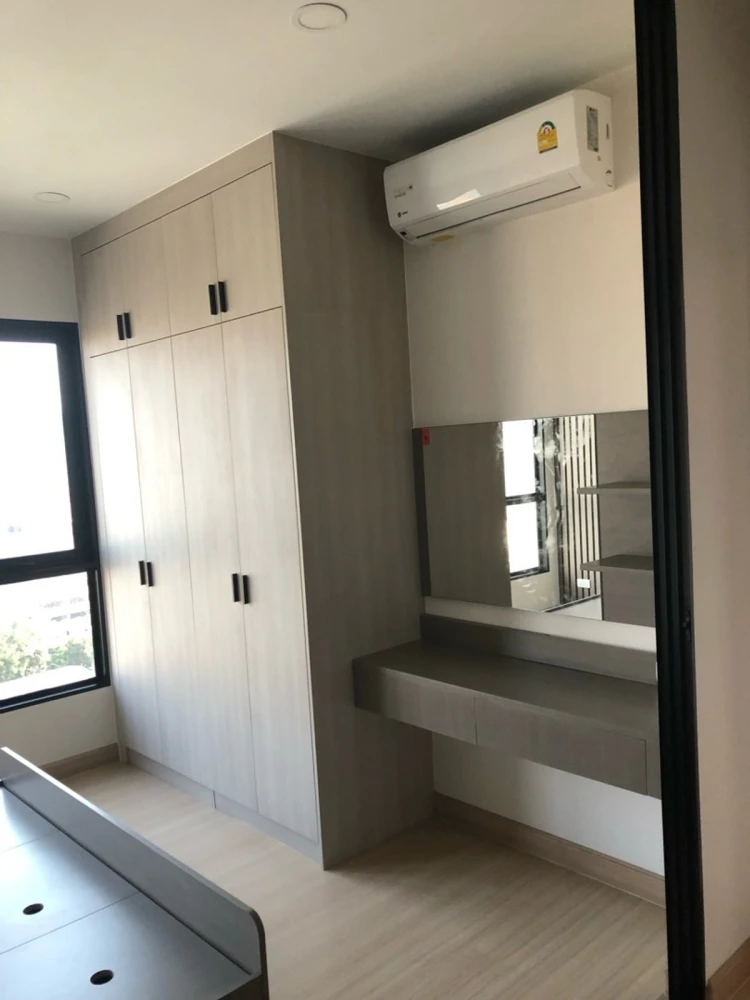 For rent: Supalai Loft Prajadhipok-Wongwian Yai, fully furnished and ready to move in. Book now!