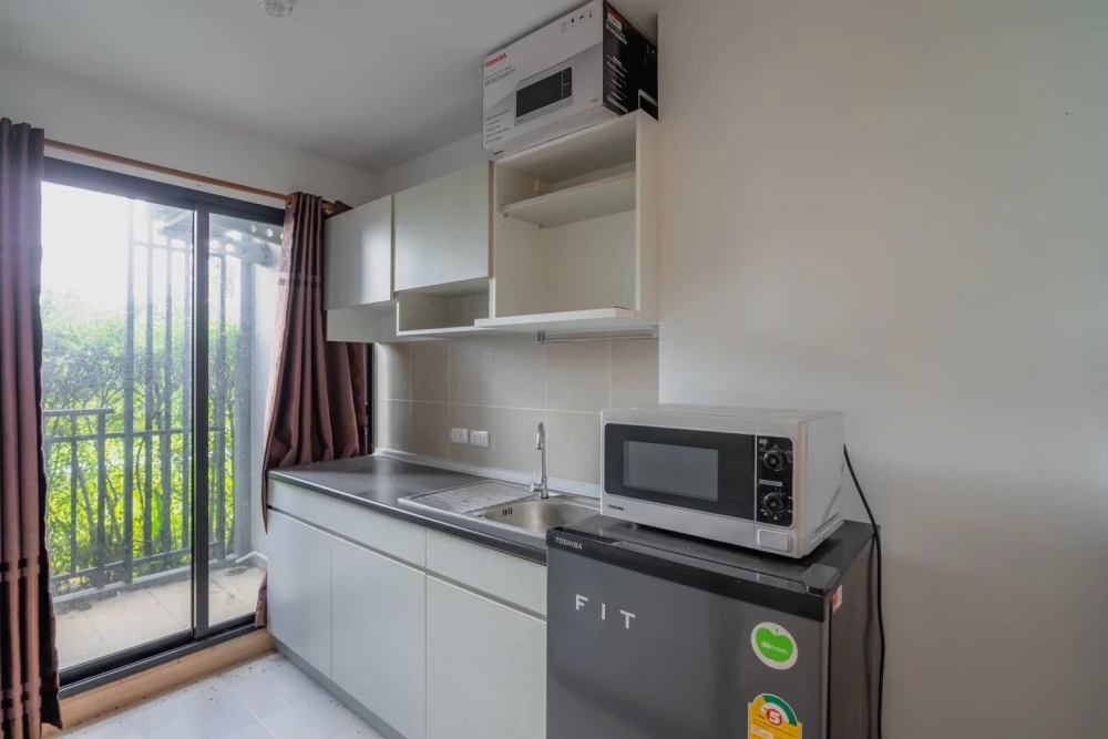 Supalai loft for rent at Talat Phlu Station. Spacious room, comfortable living, affordable price. Just bring your belongings and move in. Hurry and re