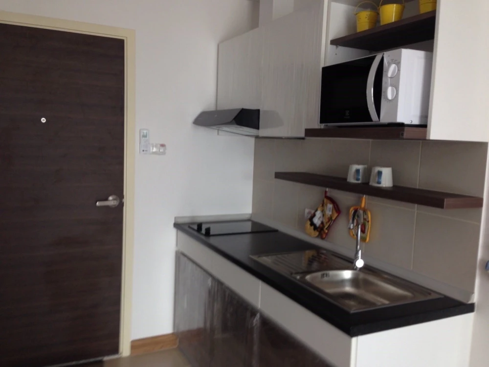 Supalai Mare condo for rent, fully furnished, spacious room, ready to move in, hurry and reserve now.