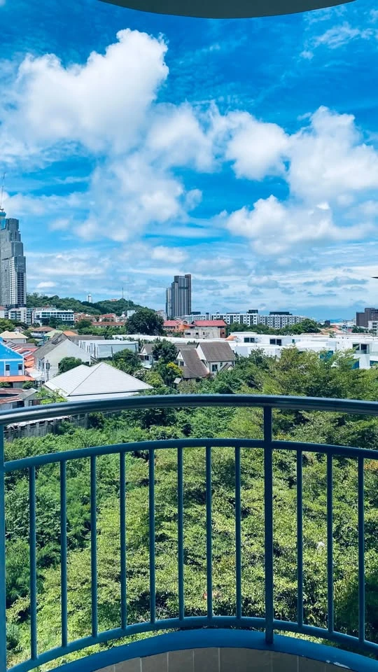 Supalai Mare Pattaya for rent, corner room with privacy, fully furnished, good location, just bring your bags and move in.