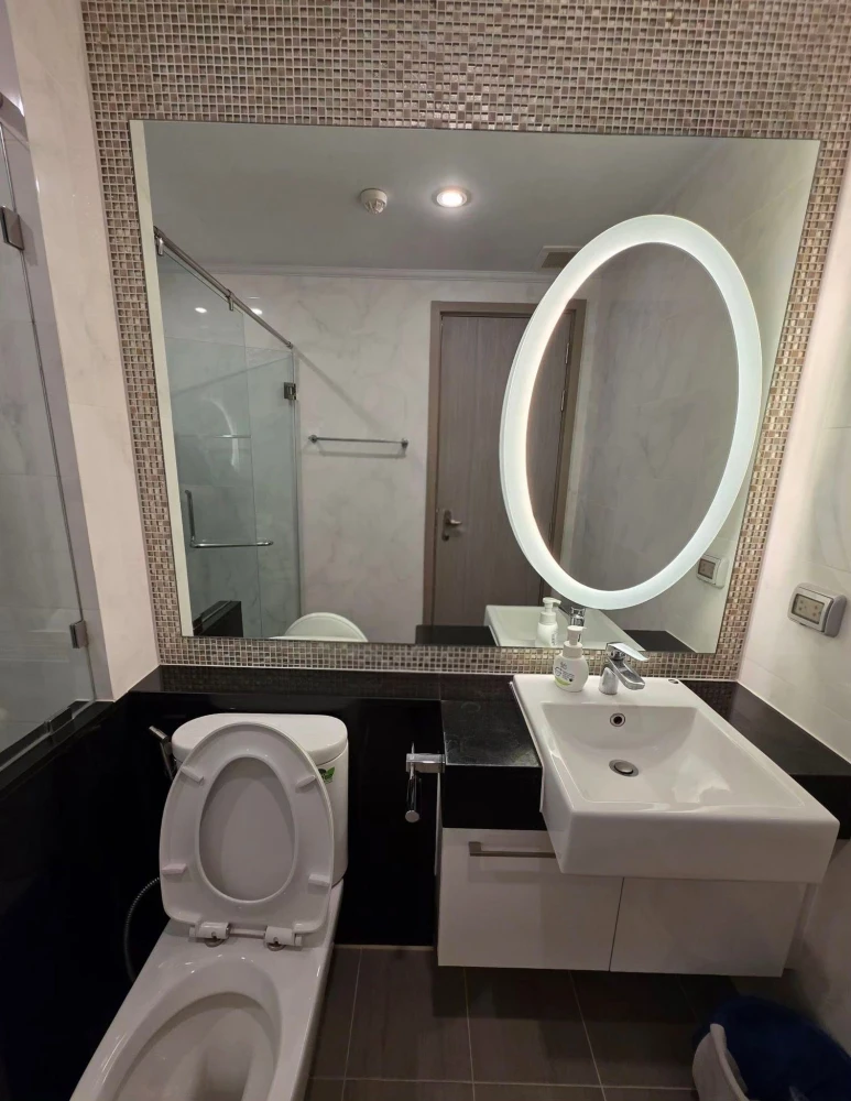 For rent: Supalai Oriental Sukhumvit 39, 2 spacious bedrooms, fully furnished with appliances. Don't miss out!