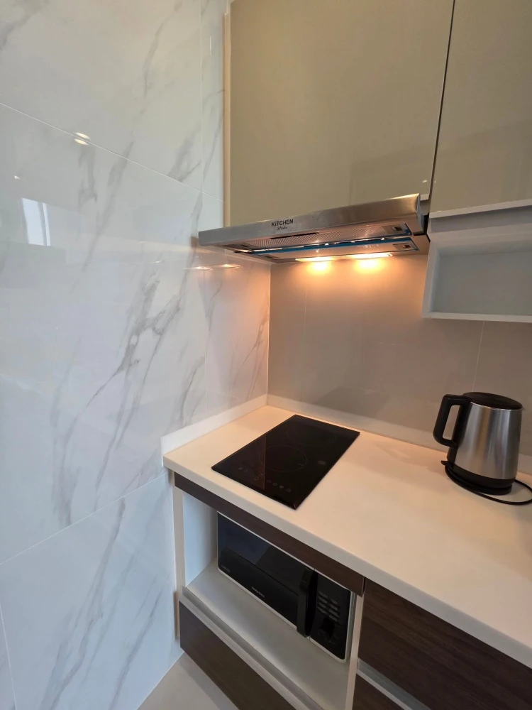 For rent: Supalai Oriental Sukhumvit 39, 2 spacious bedrooms, fully furnished with appliances. Don't miss out!