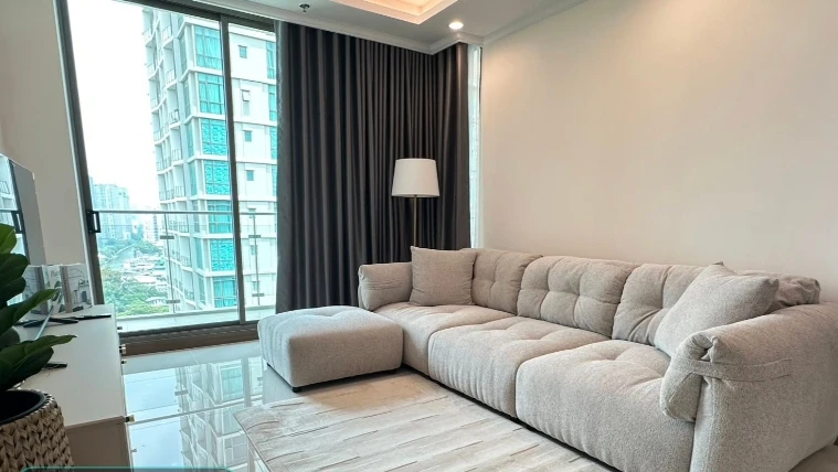 For Rent: Supalai Oriental Sukhumvit 39, 19th floor. Fully furnished and inviting—book now if interested.