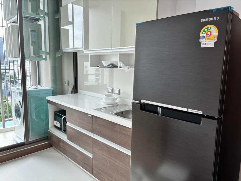 For rent: Supalai Oriental Sukhumvit 39. Very spacious unit with maximum usable space. Fully furnished and equipped with complete appliances.