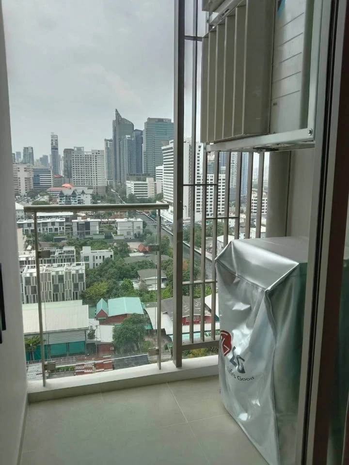 Supalai Oriental Sukhumvit 39 for rent, nice room, good location, convenient transportation, comes with complete facilities, don't miss it.