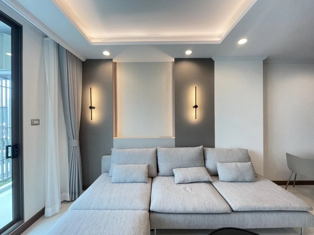 For rent: Supalai Oriental Sukhumvit 39, fully furnished with modern luxury decor and stunning Sukhumvit road views. All appliances included. Don't mi