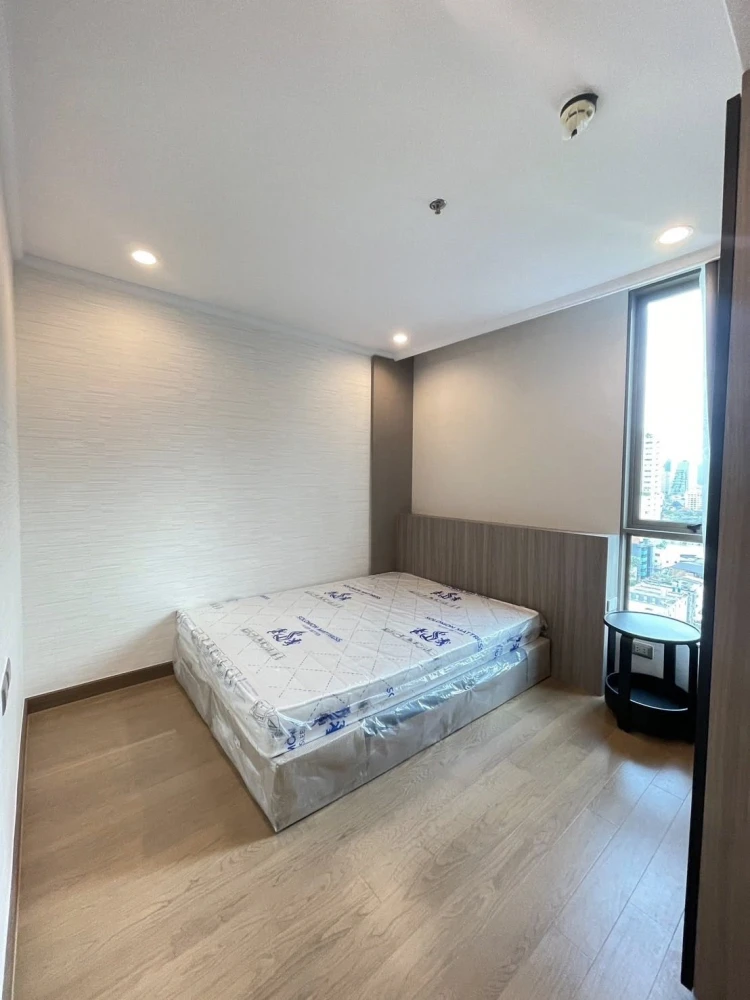 For rent: Supalai Oriental Sukhumvit 39, fully furnished with modern luxury decor and stunning Sukhumvit road views. All appliances included. Don't mi