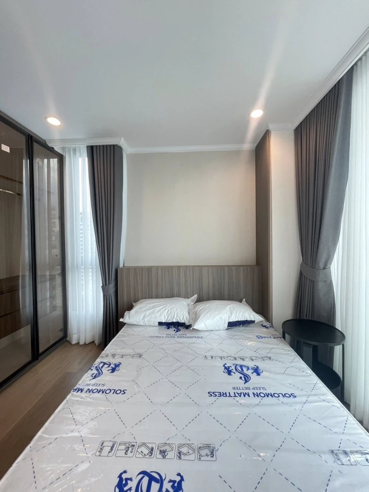 For rent: Supalai Oriental Sukhumvit 39, fully furnished with modern luxury decor and stunning Sukhumvit road views. All appliances included. Don't mi