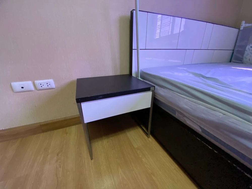 For rent Supalai Park Asoke-Ratchada, spacious room, lots of usable space, comes with complete furniture, hurry and book now!