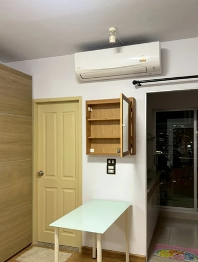 For rent: Supalai Park Ekkamai-Thonglor, 23rd floor, fully furnished, very livable. Book now!