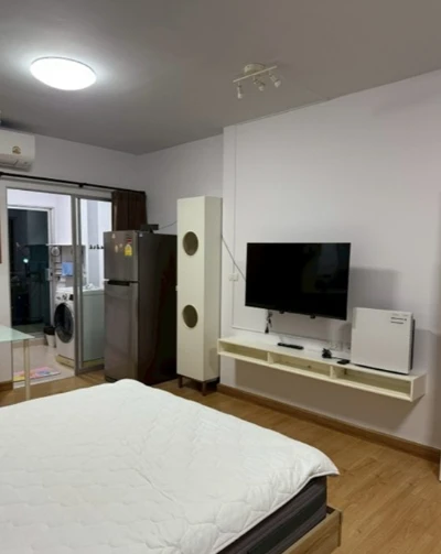For rent: Supalai Park Ekkamai-Thonglor, 23rd floor, fully furnished, very livable. Book now!