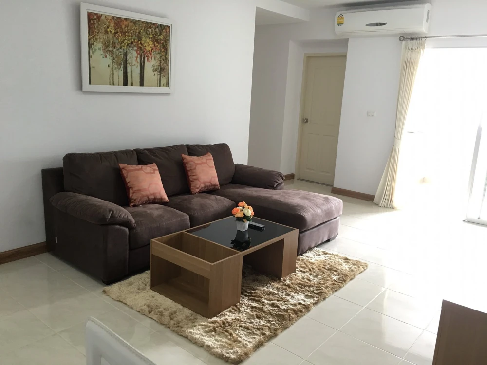 For rent Supalai Park Ekkamai Thonglor, high floor, ready to move in, fully furnished, reserve now.