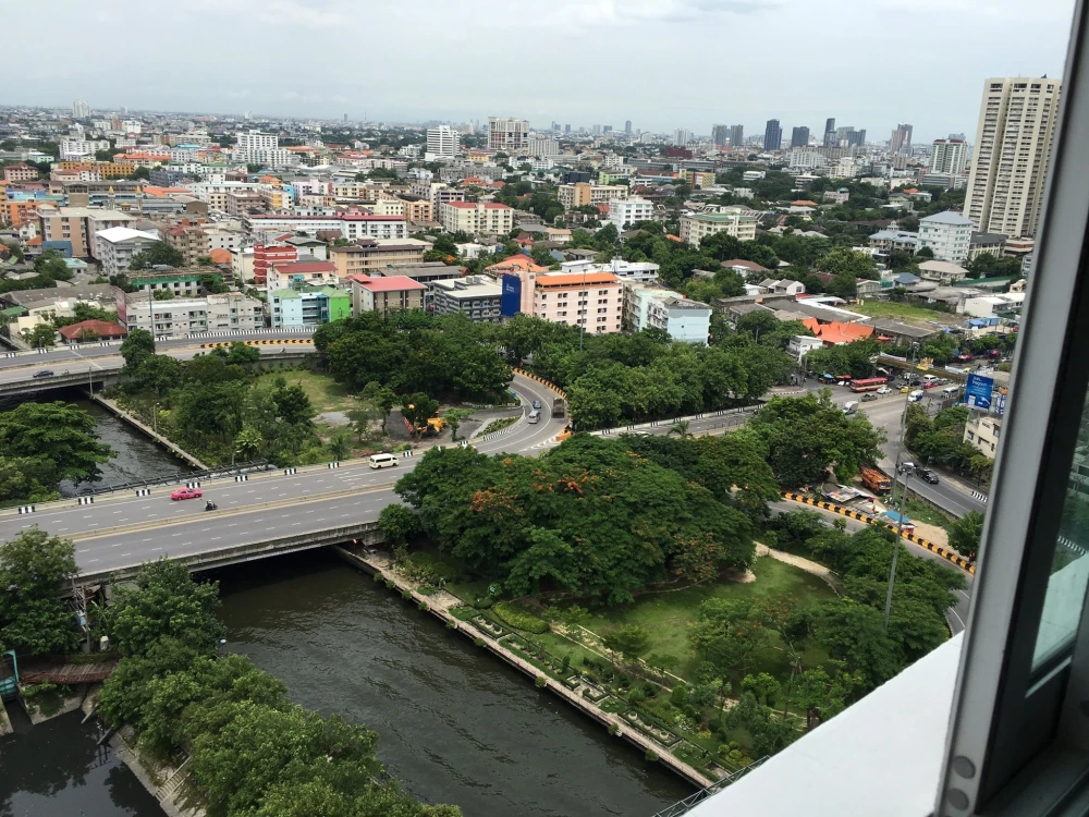 For rent Supalai Park Ekkamai Thonglor, high floor, ready to move in, fully furnished, reserve now.