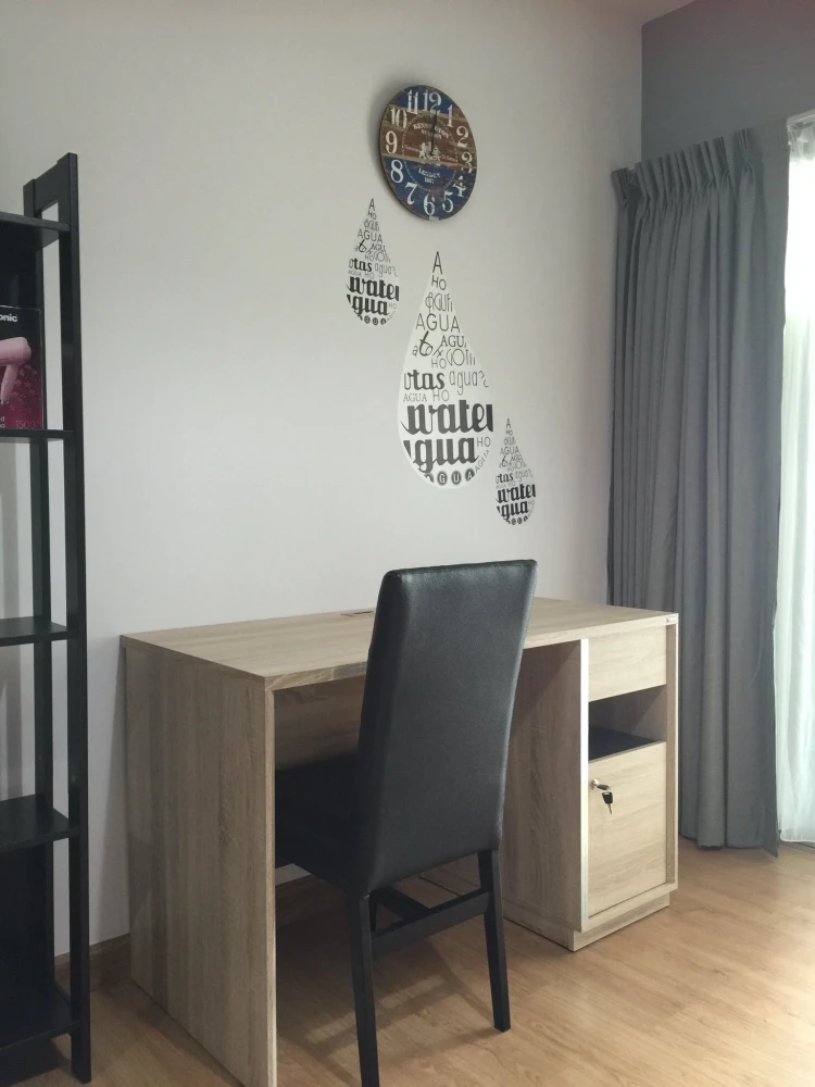 For rent: Supalai Park Ekkamai-Thonglor. Nice unit on a high floor with good ventilation. Fully furnished and equipped with appliances. Book now!
