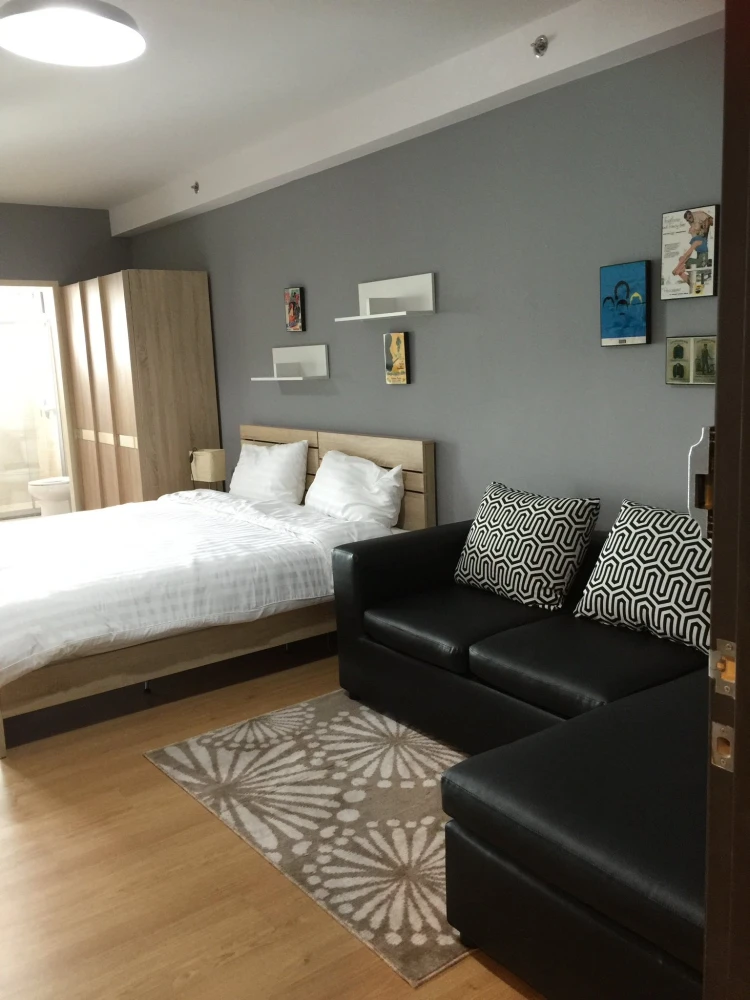 For rent: Supalai Park Ekkamai-Thonglor. Nice unit on a high floor with good ventilation. Fully furnished and equipped with appliances. Book now!