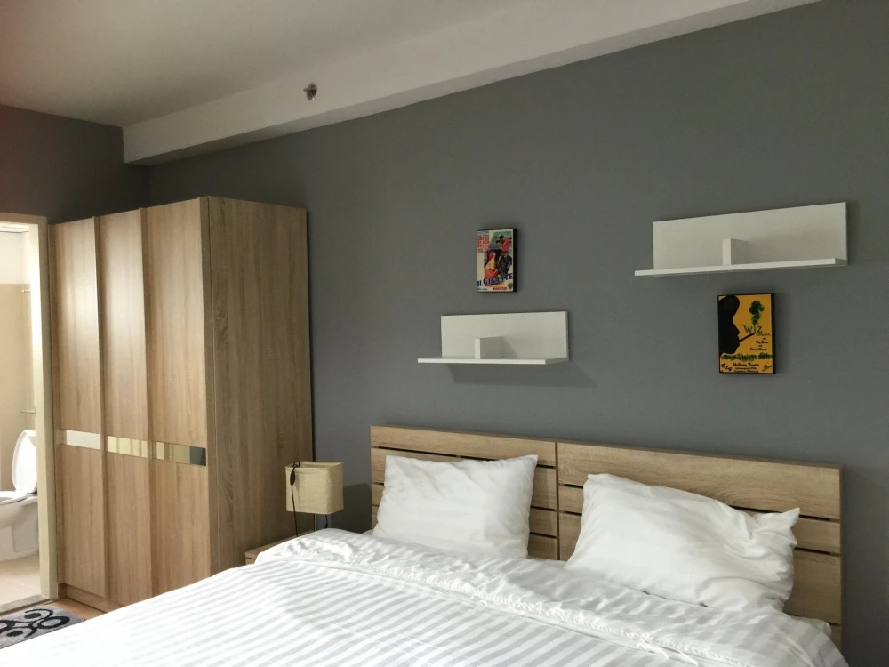For rent: Supalai Park Ekkamai-Thonglor. Nice unit on a high floor with good ventilation. Fully furnished and equipped with appliances. Book now!