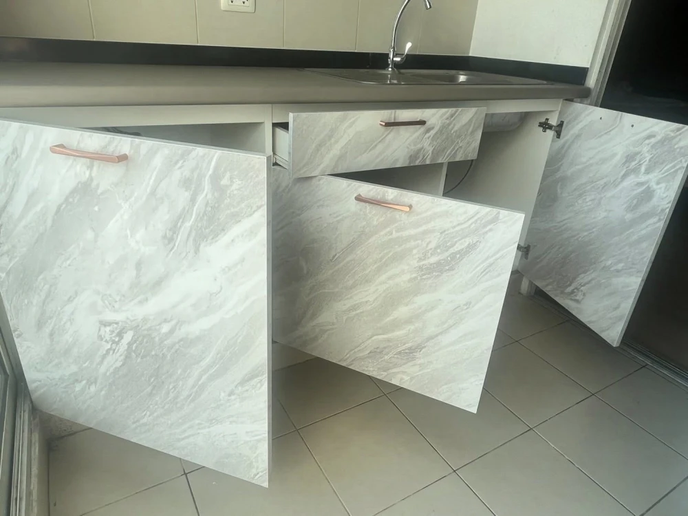 For rent: Supalai Park Ekkamai-Thonglor. Nice unit on a high floor with good ventilation. Fully furnished and equipped with appliances. Book now!