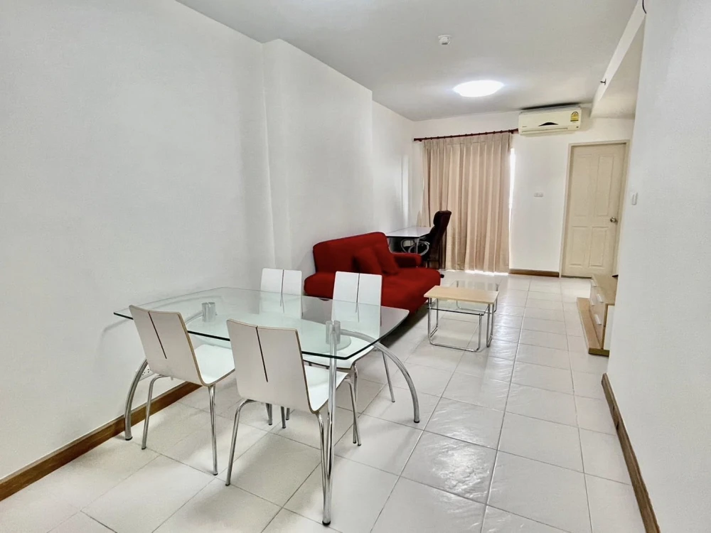 For rent Supalai Park Kaset, 14th floor, lots of usable space, with a clear city view, move in now, don't hesitate.