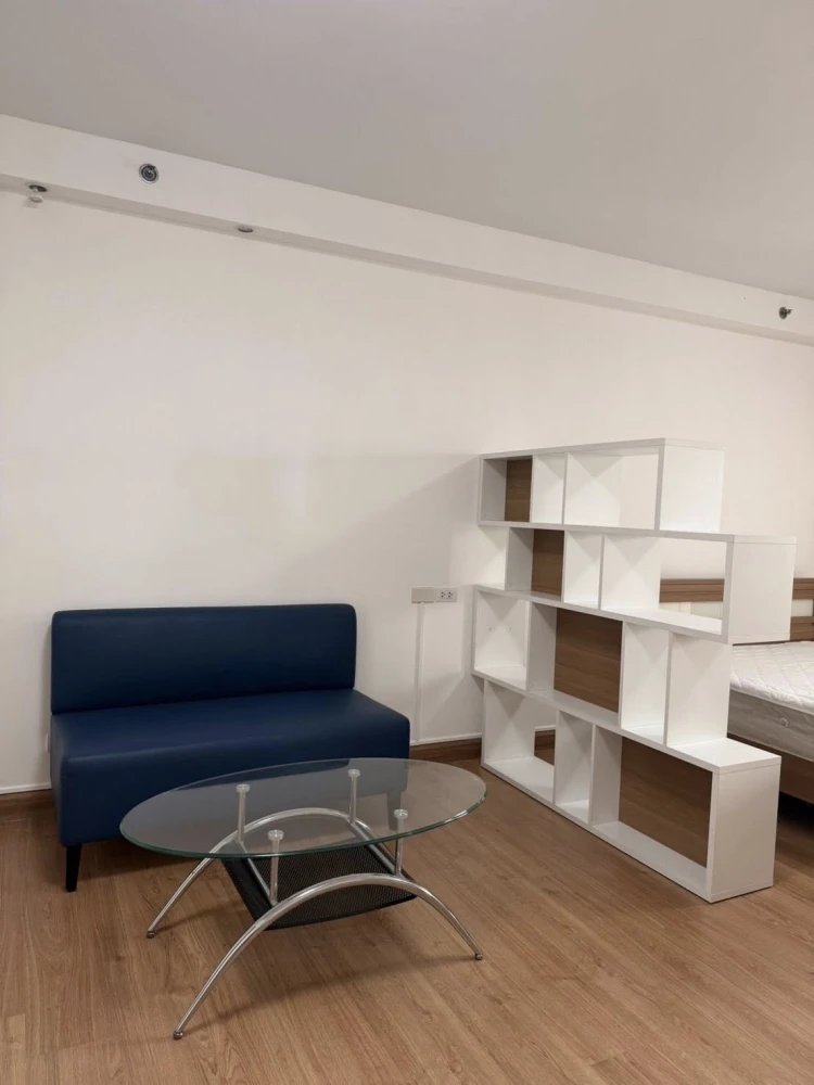 For rent: Supalai Park Kaset, Studio room, 35 sq.m., inner building, city view, quiet, ready to move in.