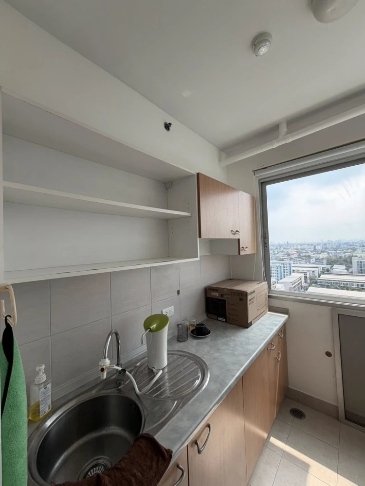 For rent: Supalai Park Kaset, Studio room, 35 sq.m., inner building, city view, quiet, ready to move in.