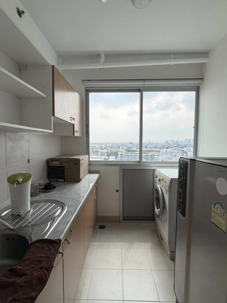 For rent: Supalai Park Kaset, Studio room, 35 sq.m., inner building, city view, quiet, ready to move in.