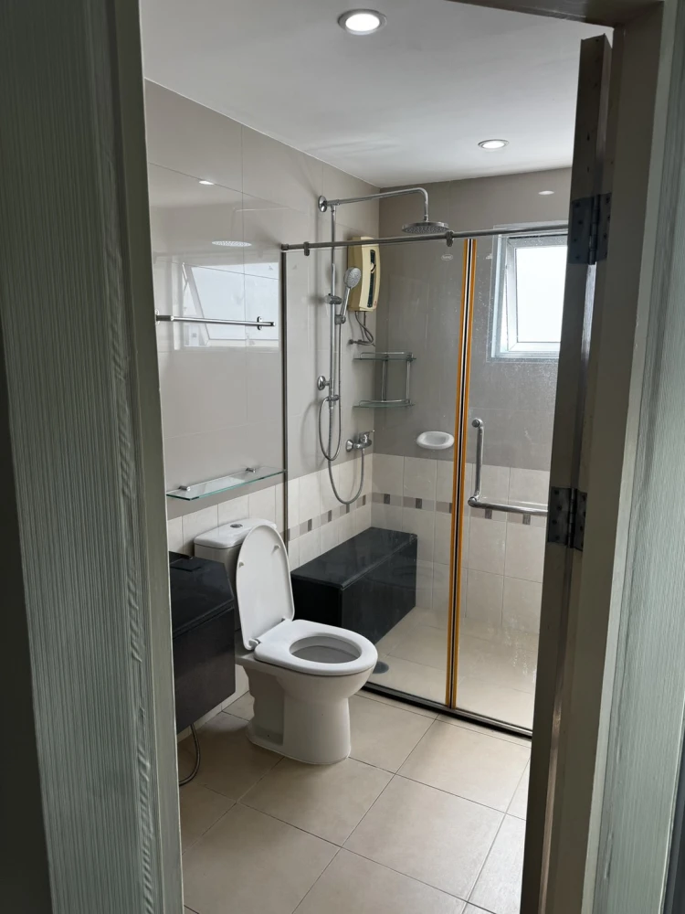 For sale/rent Supalai Park Kaset, very spacious room, on the highest floor, don't miss it.