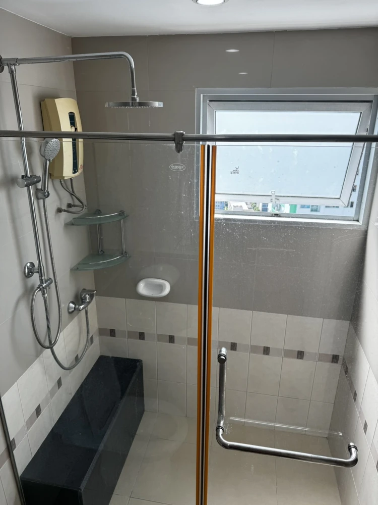 For sale/rent Supalai Park Kaset, very spacious room, on the highest floor, don't miss it.