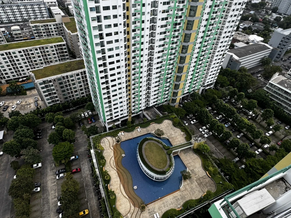 For sale/rent Supalai Park Kaset, very spacious room, on the highest floor, don't miss it.